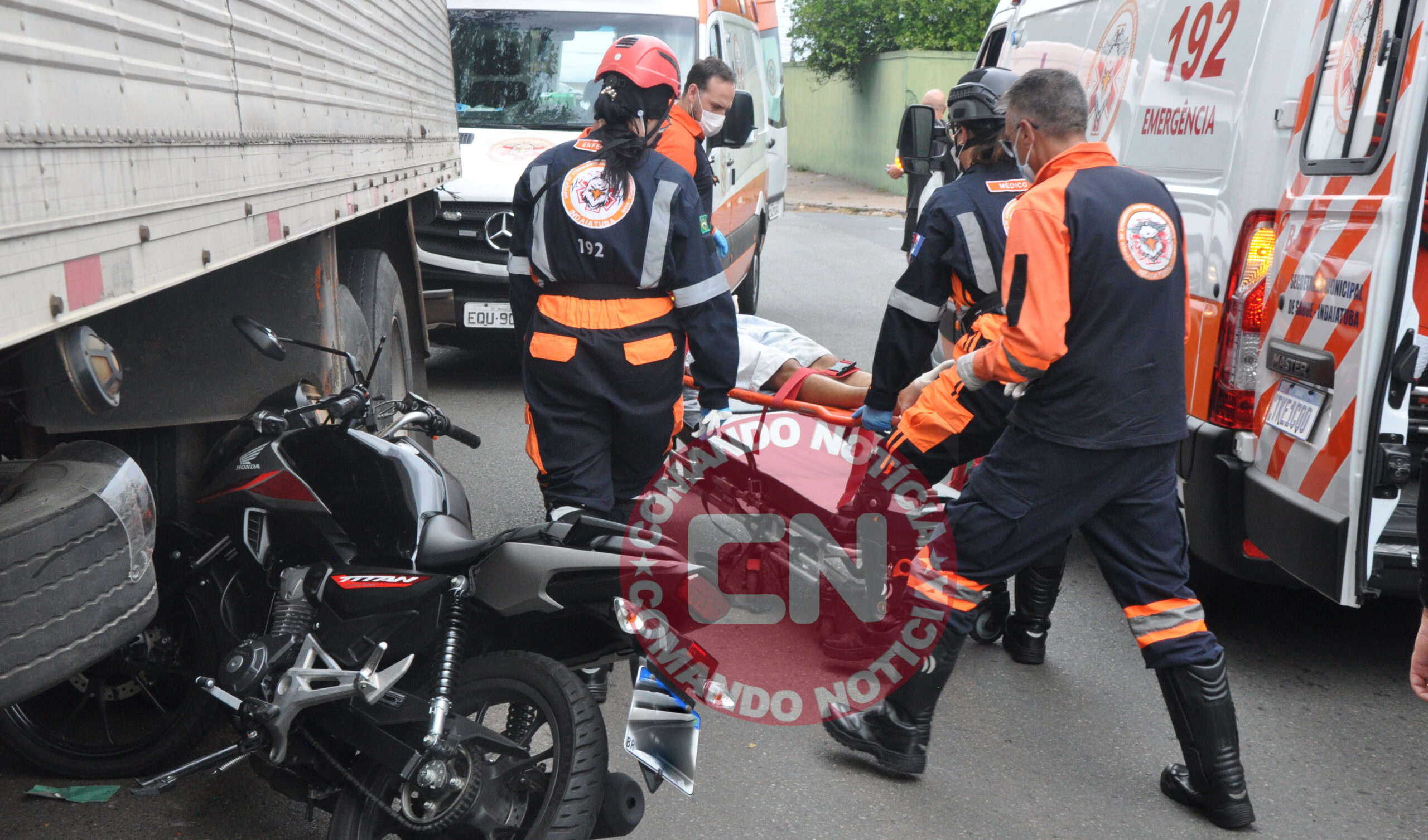 Medica natalia moto colide carreta 4