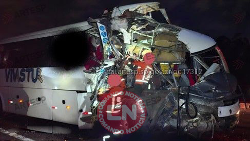 Onibus acidentado em pirituba cópia