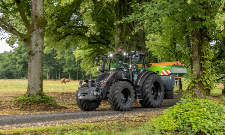 Trator valtra