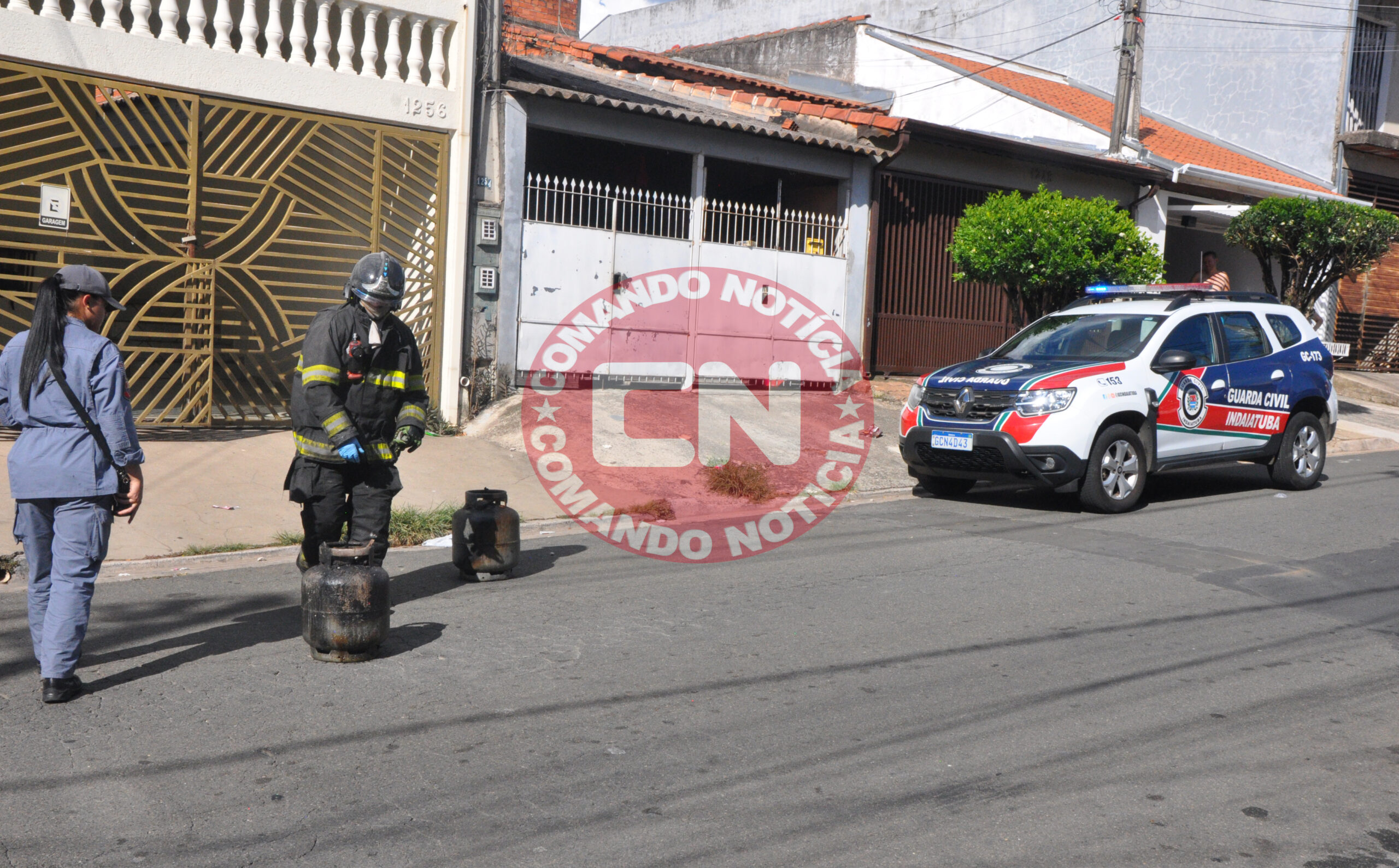 Bombeiros e gcm incendio rua 78