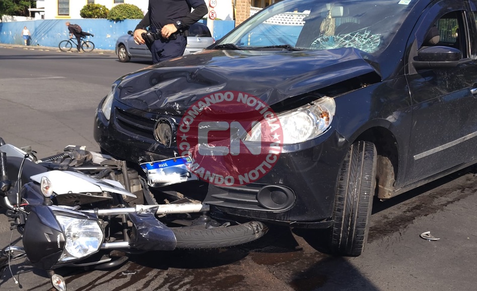 ColisÃo moto e carro rua augusto de oliveira camargo 3
