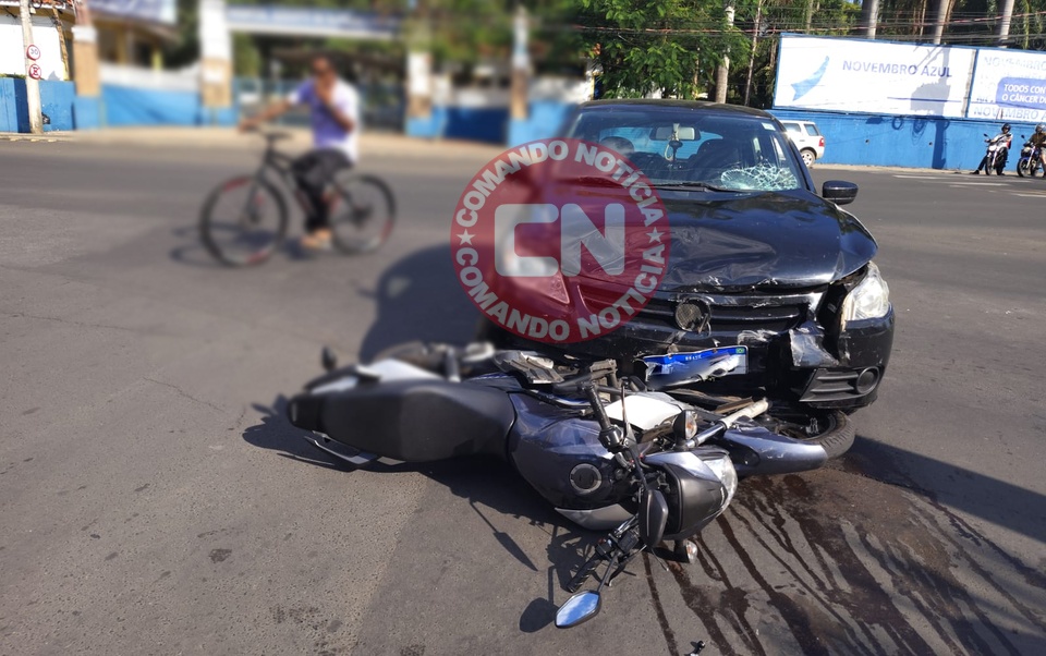ColisÃo moto e carro rua augusto de oliveira camargo 7