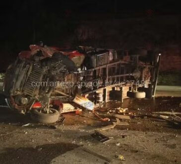 Caminhão contra mão bate em carro cabreuva