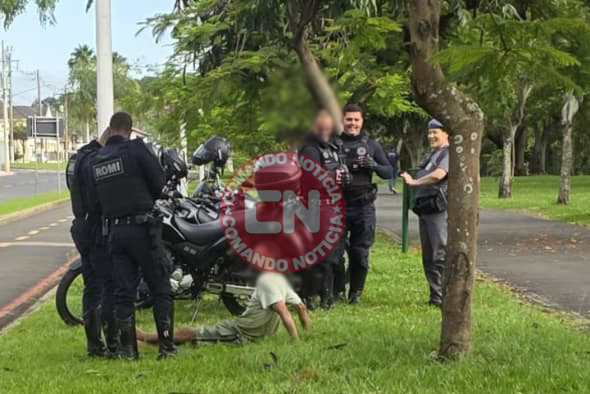 Homem semi nu é pego no parque ecol[ogico