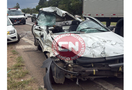 Picape bate em traseira de caminhÂo sp 75