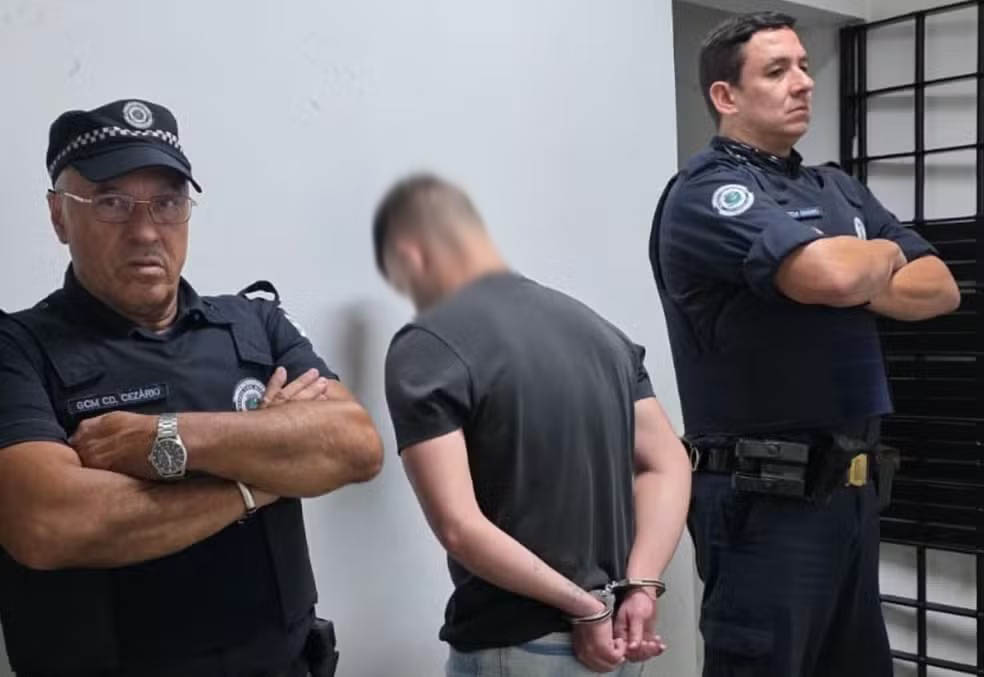 Bombeiro civil ameaça mulher de morte