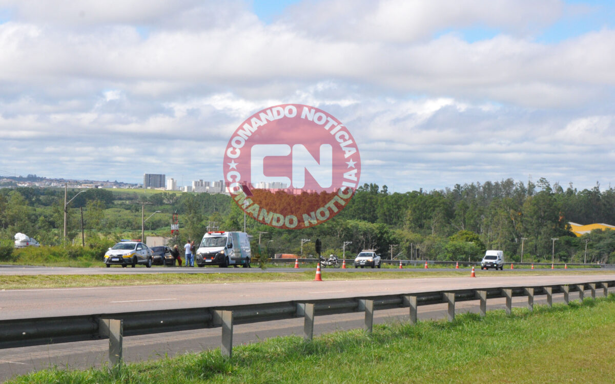 ColisÃo carro e moto km 47 1