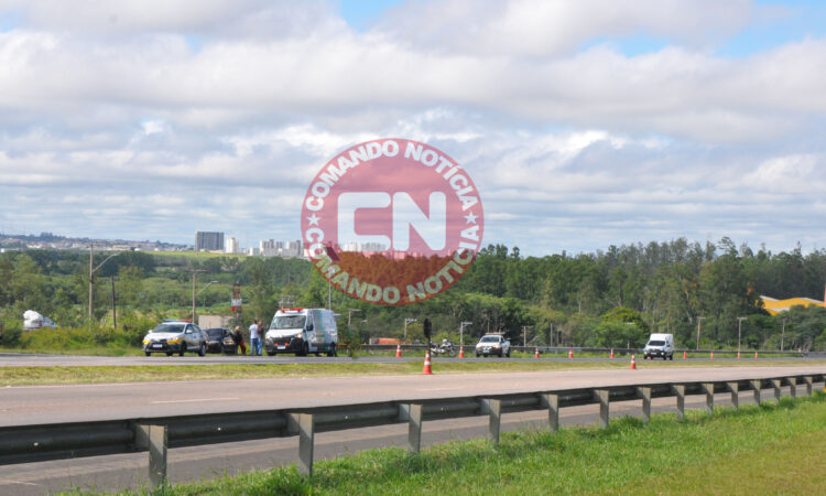 ColisÃo carro e moto km 47 1