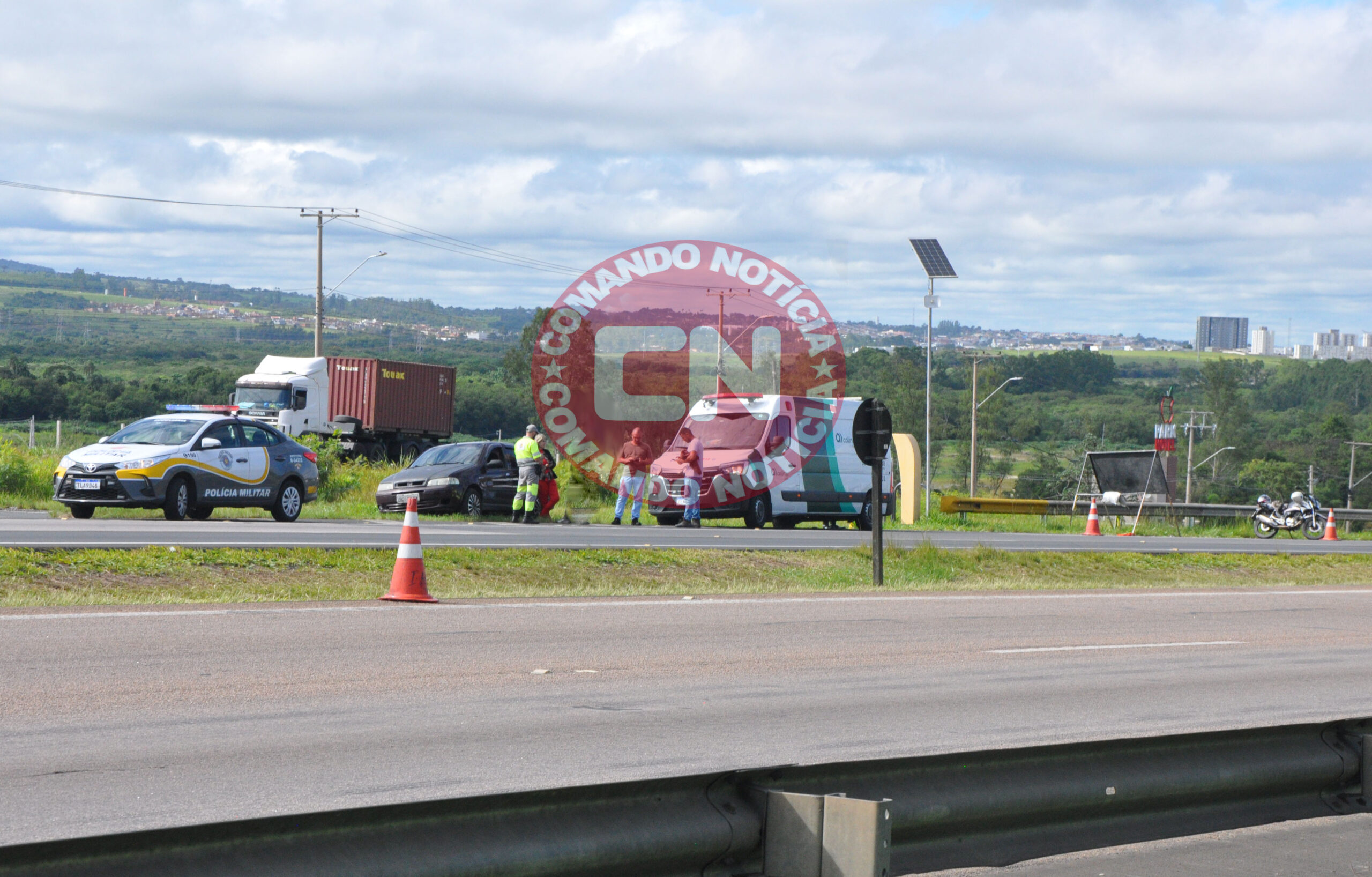 ColisÃo carro e moto km 47