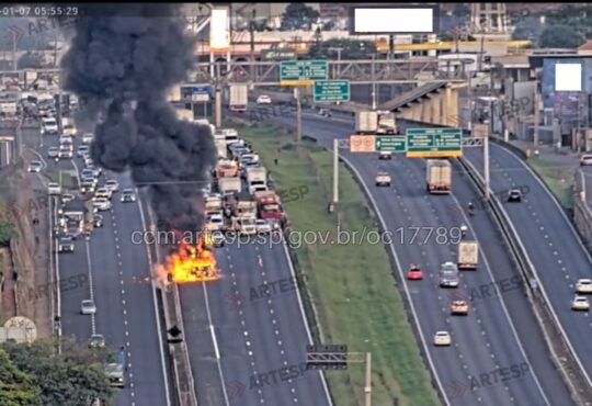 Caminhão pega fogo anhanguera sumaré