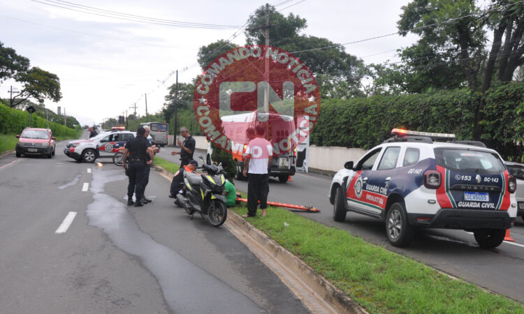 Duas moÇas moto itaici 2