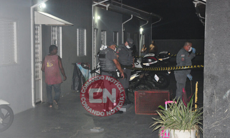 MÃe e filha mortas em casa 1