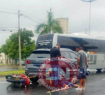 Motociclista fica ferido ao bater em carro campo bonito