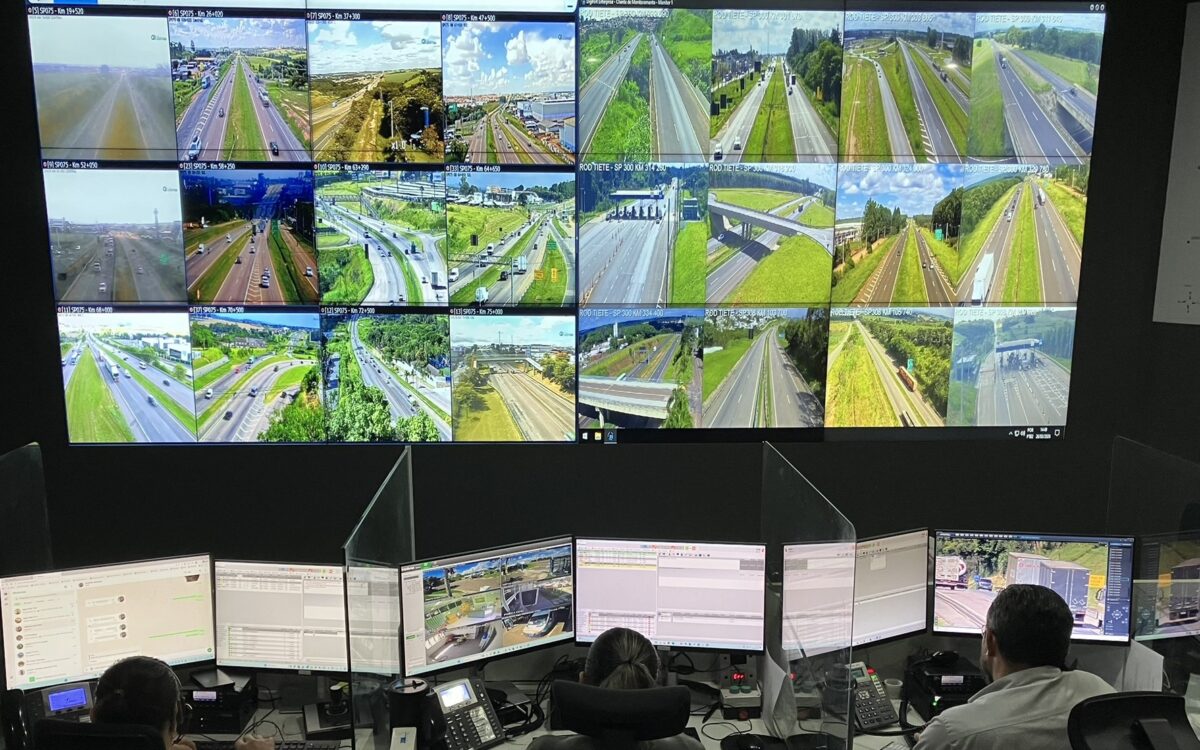 A central de controle operacional da via colinas, local onde a equipe recebe as informações sobre as ocorrências que passam a ser inseridas o aplicativo waze