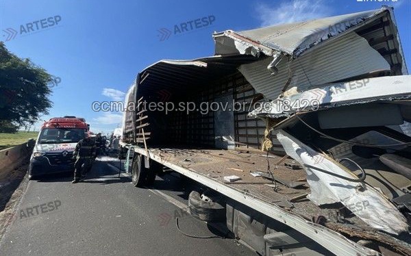 Acidenet grave caminhÃo em rodovia de limeira 2