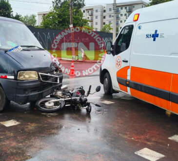 Acidente moto e van manoel ruz peres