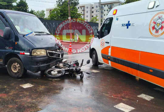 Acidente moto e van manoel ruz peres