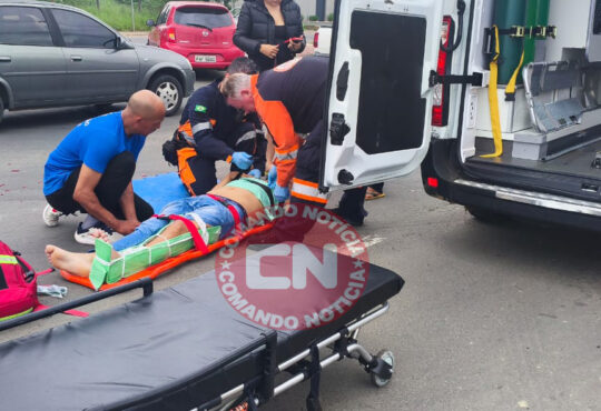 Acidente shanadu poli ajuda motociclista