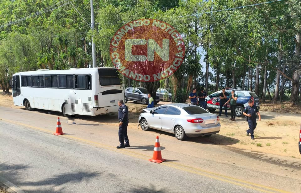 ColisÃo carro e onibus joÃo ceccom 1 2