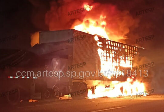 Caminhão pega fogo d pedro cópia