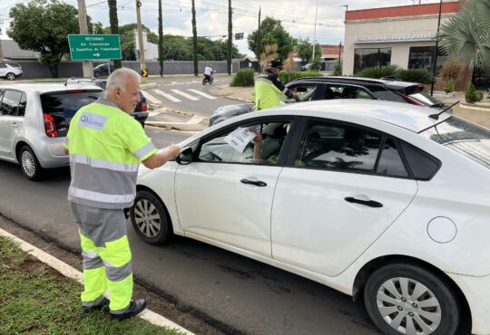 Campanha transito via colinas
