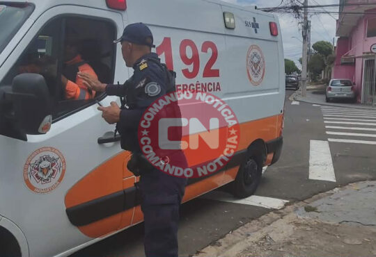 Mulher ferida a golpes de vidro