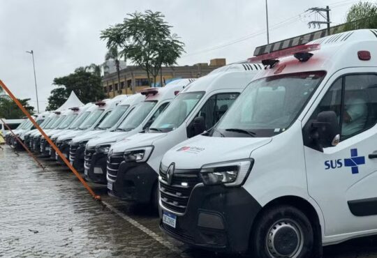 Tarcísio entrega ambulancias letícia paris tv tem