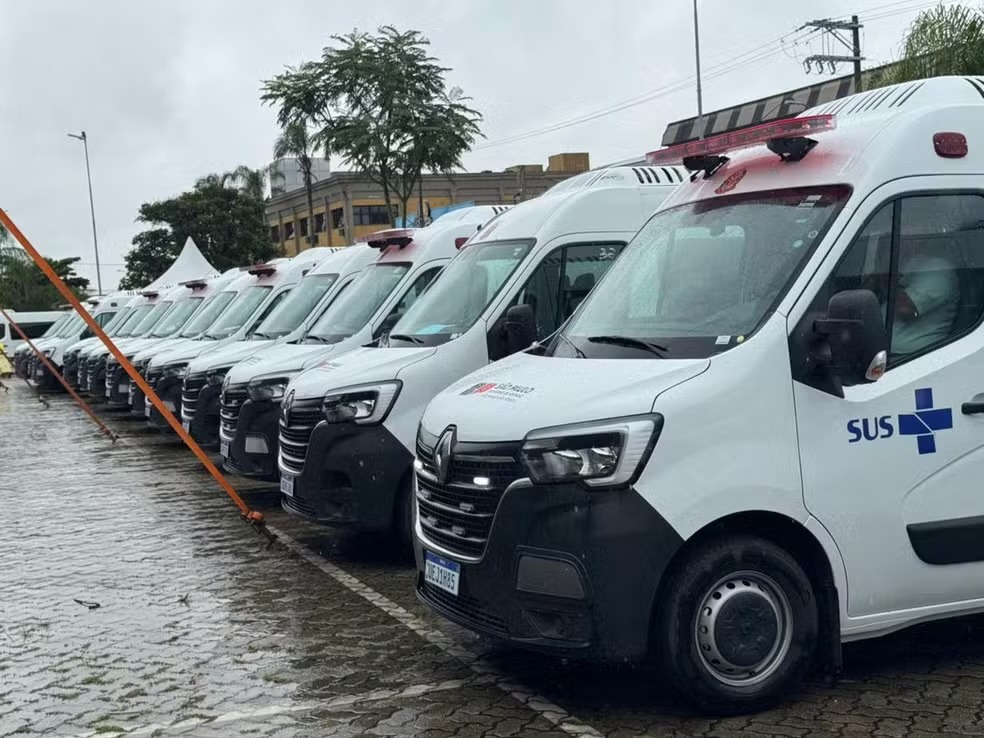 Tarcísio entrega ambulancias letícia paris tv tem