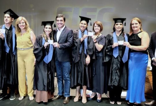 Colacao grau fiec monique garzillo