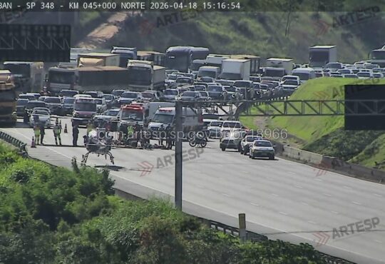 Acidenet envolve 6 carros bandeirantes jundiaí