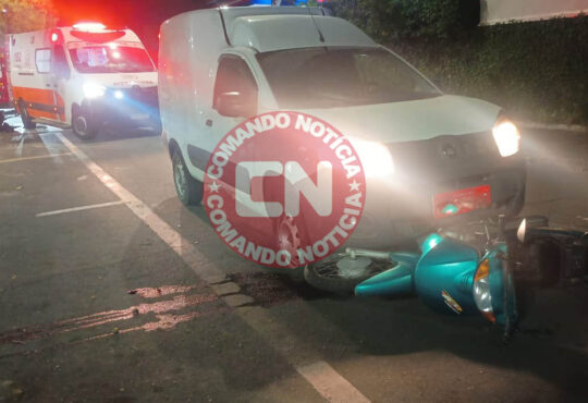 Colisão biz e furgão