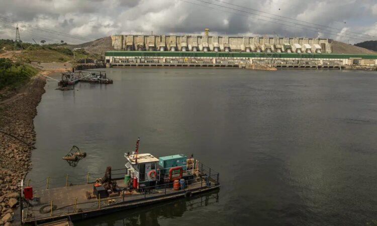 Joedson alves bandira amarela