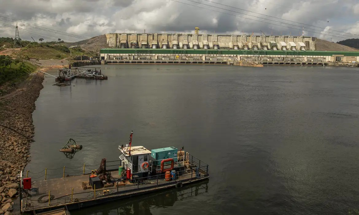 Joedson alves bandira amarela