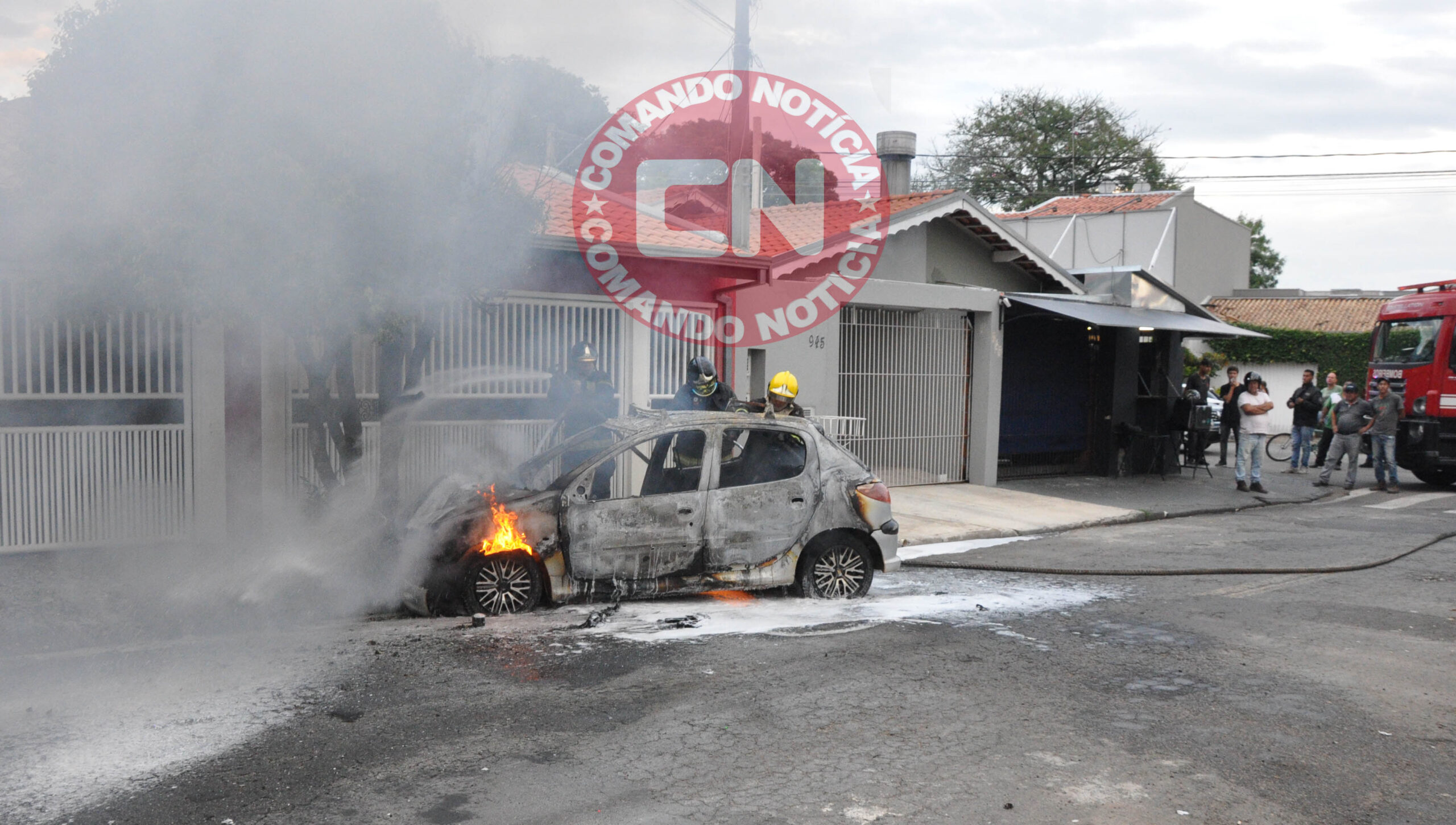 Peugeot furtado pega fogo 2