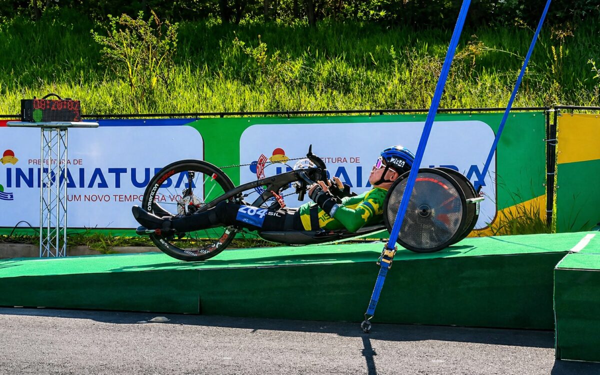 Paraciclismo cinthia thais de oliveira