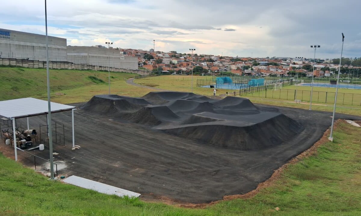 Pista pump track rei pele