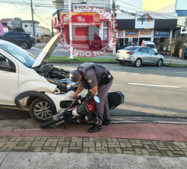 ColisÃo moto e carro ario