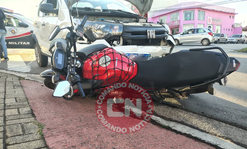 ColisÃo moto e carro ario 1