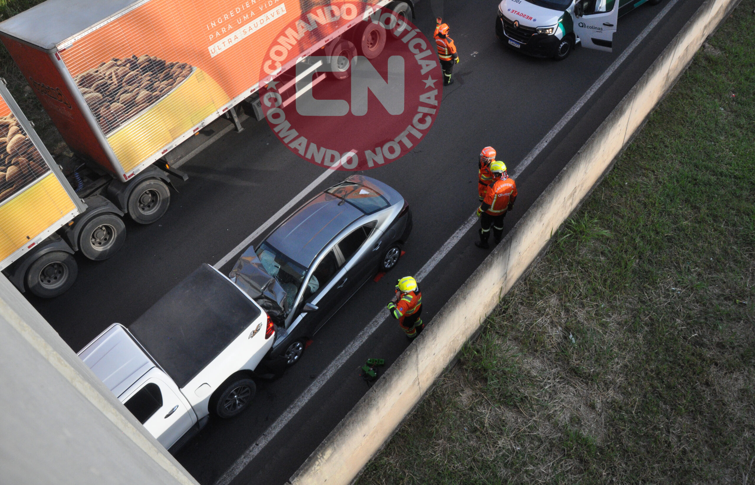 ColisÃo tres carro km 51 3