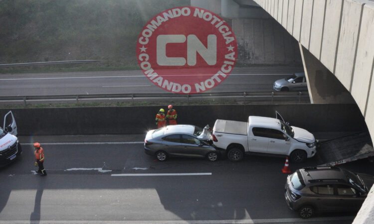 ColisÃo tres carro km 51