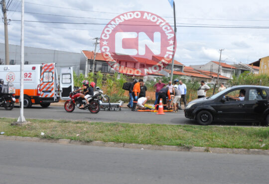 Motociclista fratura o femur em colisÃo elevado