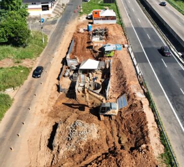 As obras de instalação do novo sistema de drenagem da sp 101 atingiram 40%