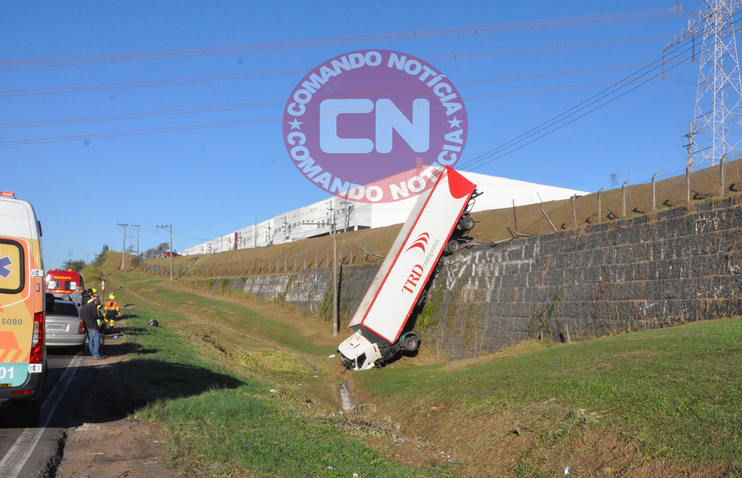 Carreta despenca de barranco salto 3