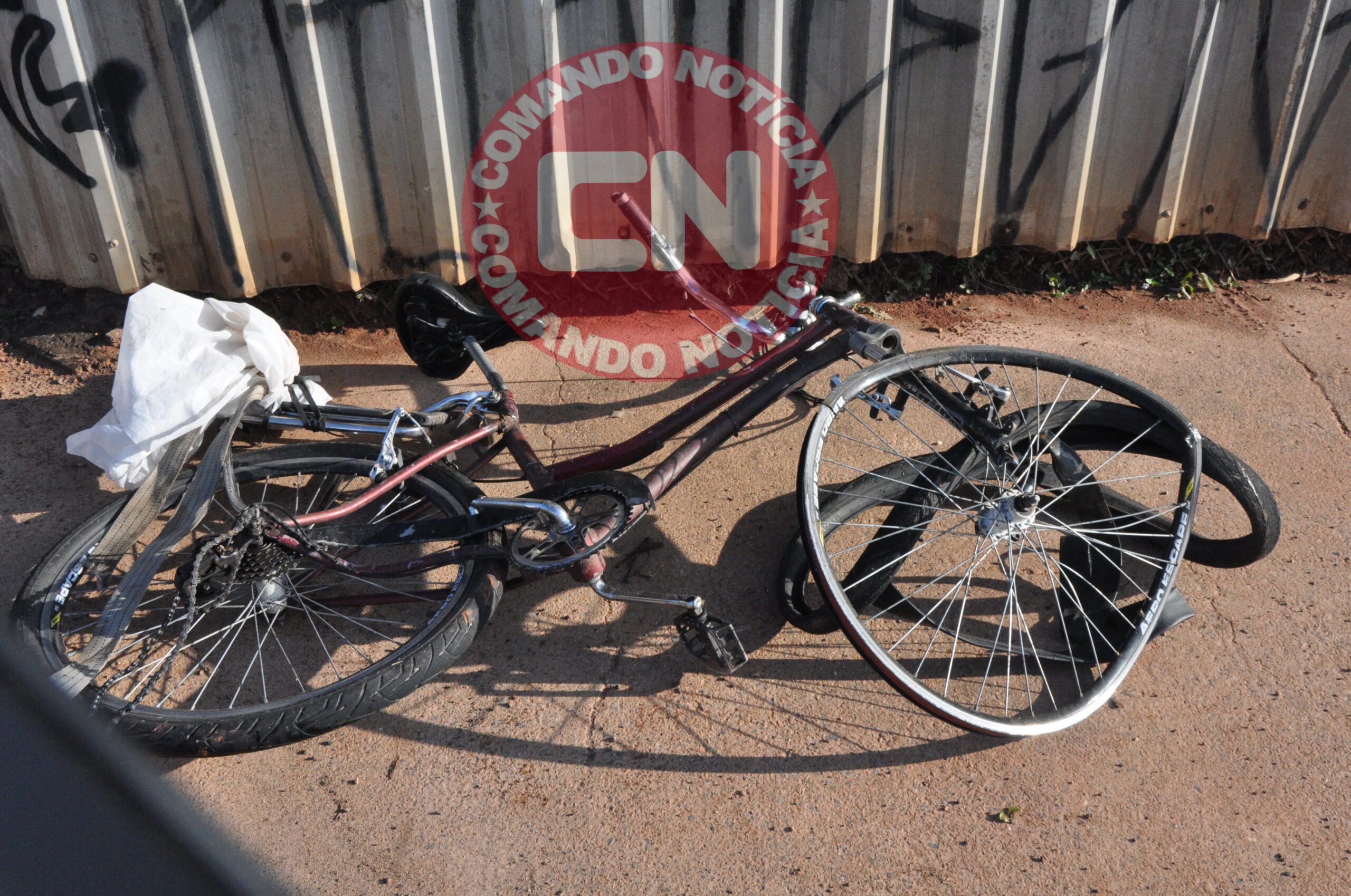 ColisÃo bike e moto km 54 4