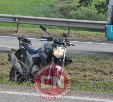 ColisÃo moto e carreta km 45