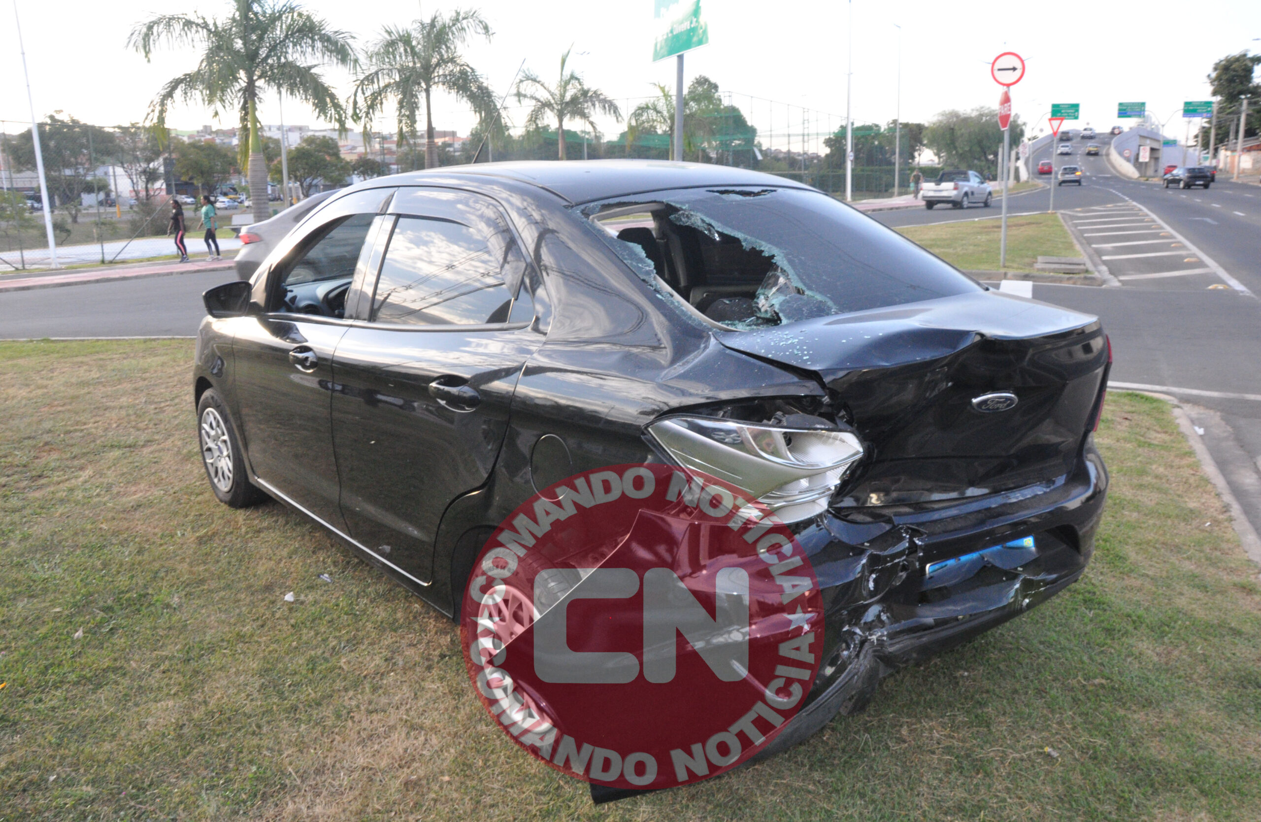 ColisÃo motos e carro tancredo