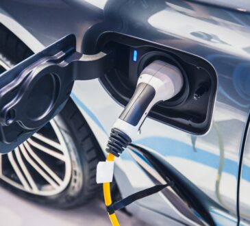 Carro eletrico crédito istock
