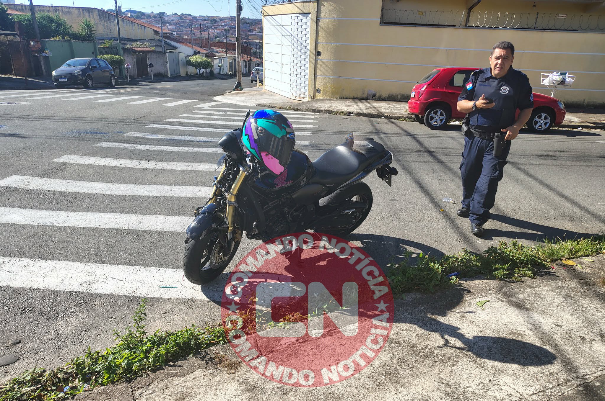 Hornet colide com etios