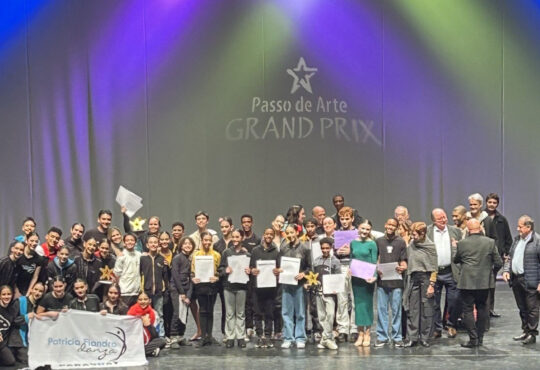 Passo de arte grand prix 4 armazem da notícia cópia