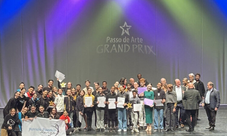 Passo de arte grand prix 4 armazem da notícia cópia